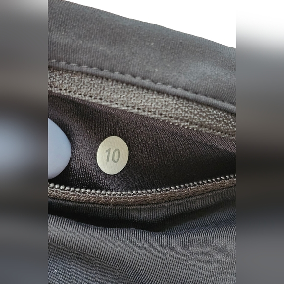 Lululemon Run Times Short 4-way Stretch, size 10 Tall, 4", Black - Picture 4 of 7